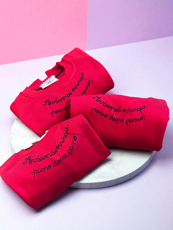 Felpa Avvocata rossa con ricamo a mano blu ππππΎππππΆπΎ πππππππ, π
πΆπππ πΉππ
π π
πΆπππ!