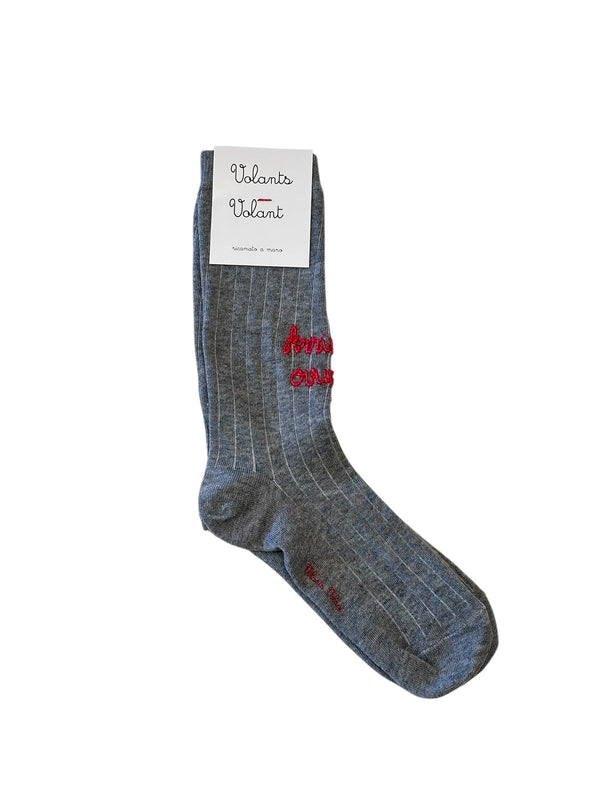 Calzini PERLA con ricamo a mano ROSSO AMORE "Arriverai ovunque, passo dopo passo"