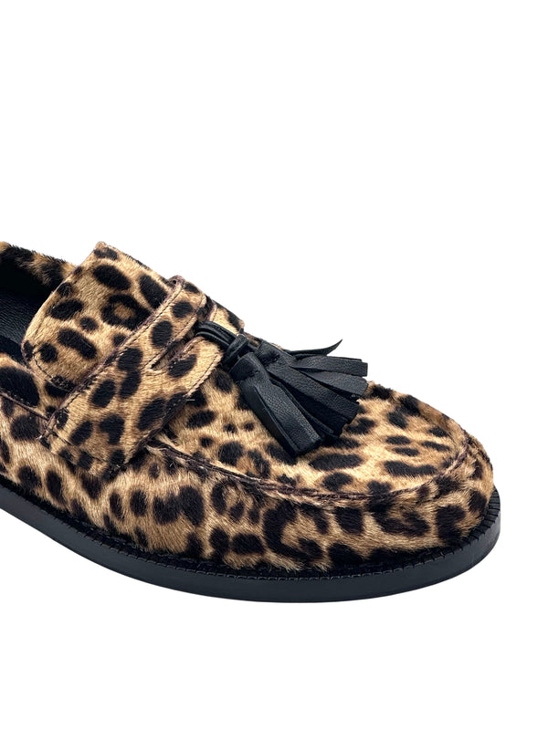 AUDREY mocassino in cavallino leopardato con nappine nere