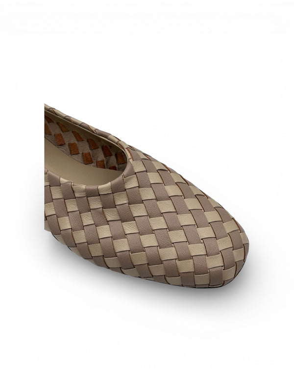 GIO' in nappa intrecciata sabbia malto- New Collection