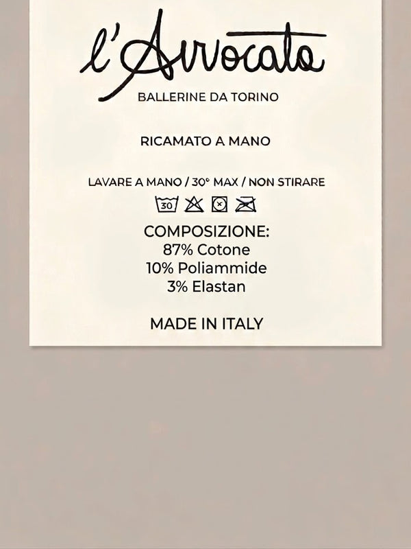 Calzini GRIGIO con ricamo a mano rosso "Arriverai ovunque, passo dopo passo!"
